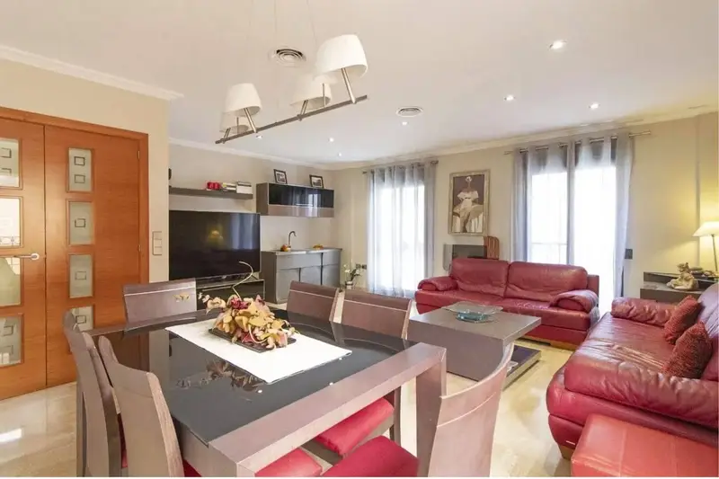 Chalet en Venta Lliria 5 Dormitorios 3 Banos Garaje 380m2