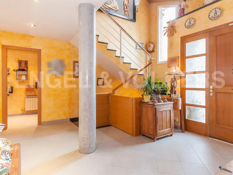 Finca Rural en Vallromanes con 3 Viviendas Independientes