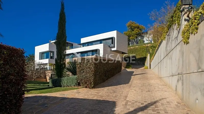 Villa de Lujo en Málaga con Gimnasio, Piscina y Vistas Panorámicas
