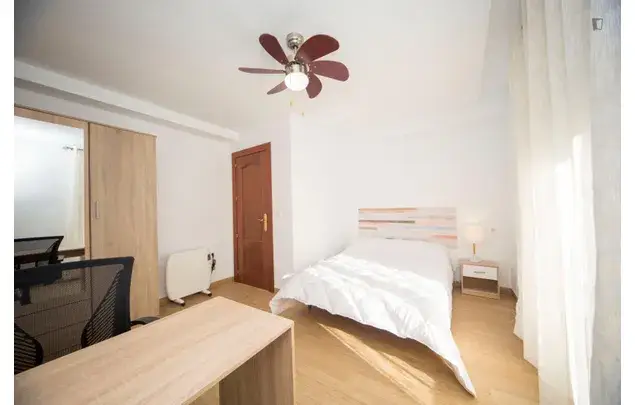 Alquiler Apartamento 4 Dormitorios Granada 3-24 Meses