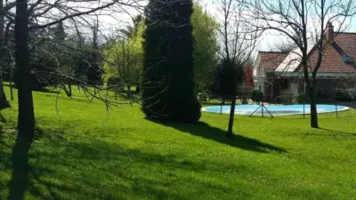 Casa en Venta en Rubayo: Finca de 11700m2 con Piscina y Jardin