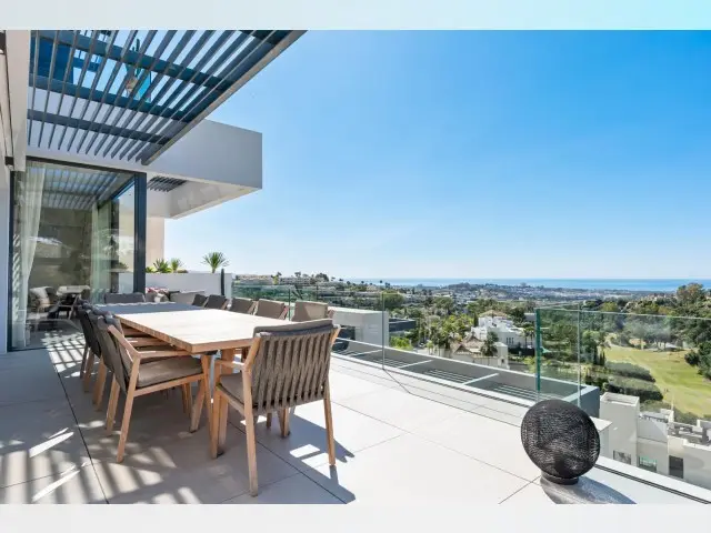 Adosado de 4 Dormitorios en venta Benahavis, España