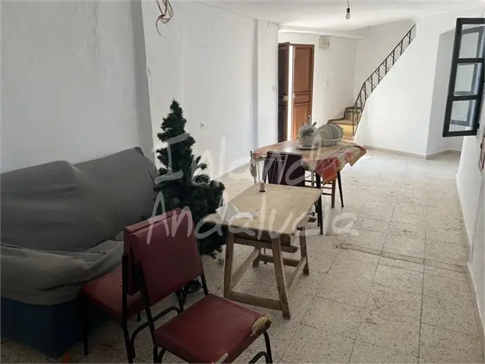 Casa Adosada 4 Dormitorios Priego Cordoba