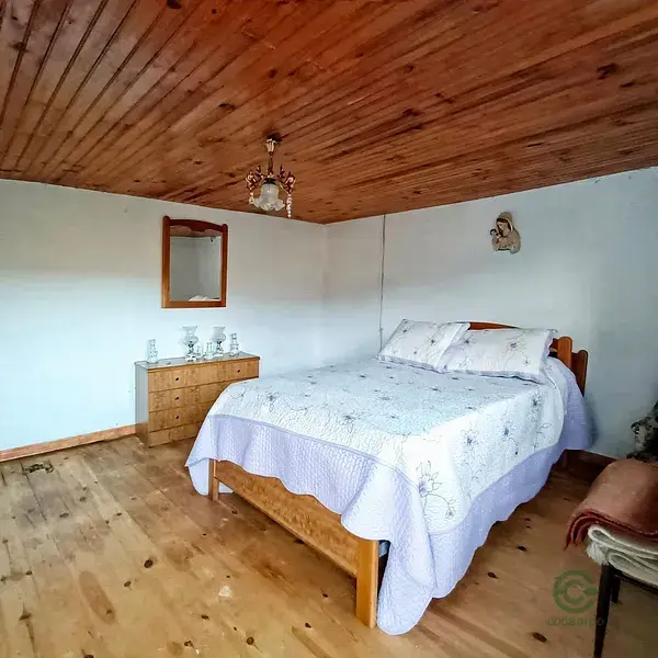 Casa de Piedra Antigua con Finca en Pazos de Borela