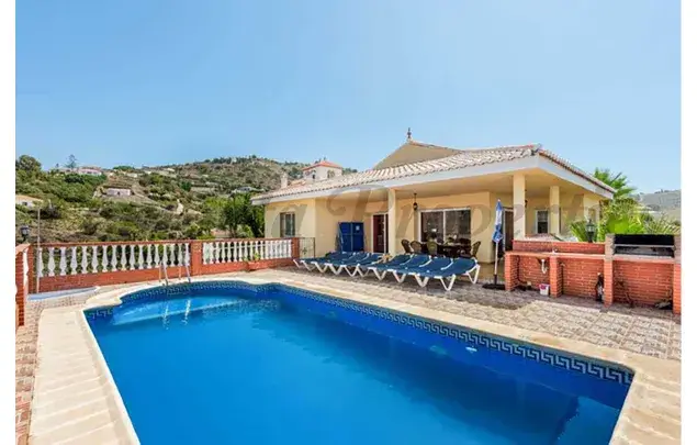 Alquiler Casa 4 Dormitorios 100m2 Torrox Piscina Jardin
