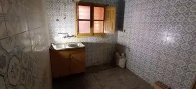 Casa en Esquina en Alfacar con 4 Dormitorios y Garaje
