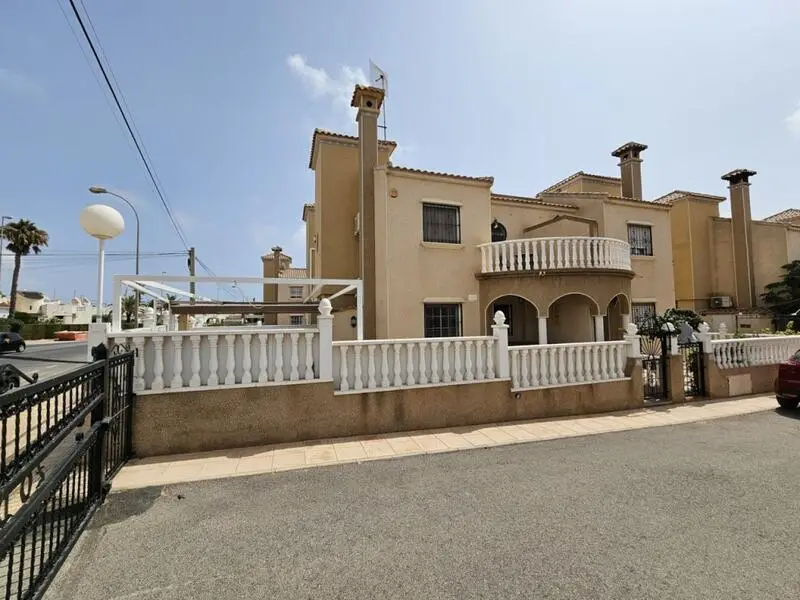 Villa en Orihuela Costa 2 dormitorios 2 baños piscina comunitaria