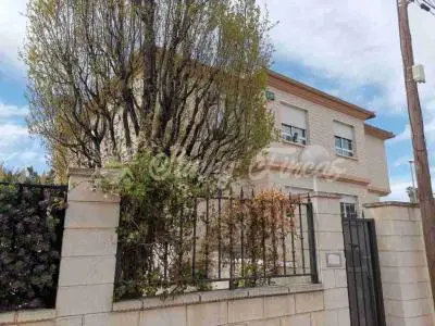 Casa Chalet Adosado en Venta Loma Bada Alicante