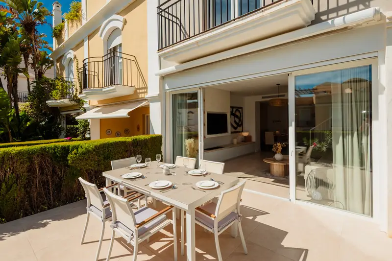Casa-Villa de 3 Dormitorios alquiler Marbella, España
