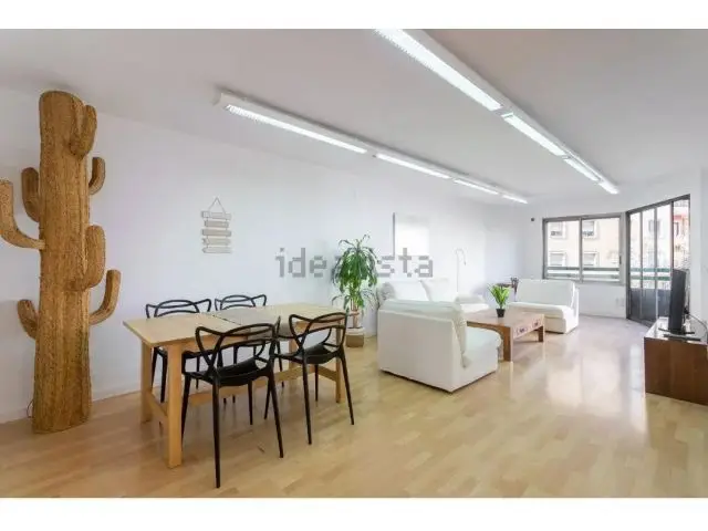 Piso en Alquiler Valencia 4 Dormitorios 2 Baños Amueblado