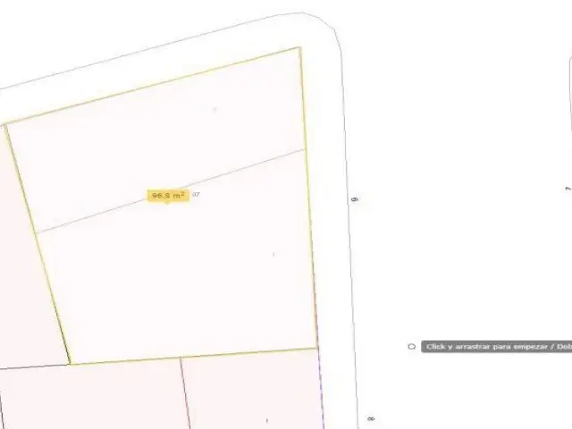 Solar Urbano en Tomelloso: 96m2, Ideal para Vivienda con Cocheras