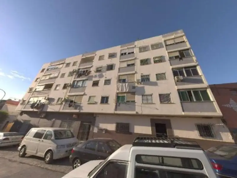 Venta Piso Adjudicado Almería 115m2 Oportunidad Inversion