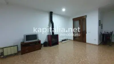 Casa Adosada en Venta en Agullent 240m2