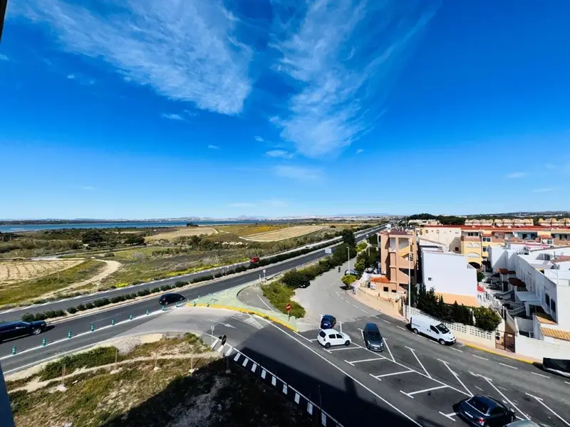 Piso de 3 Dormitorios en venta Torre La Mata, España