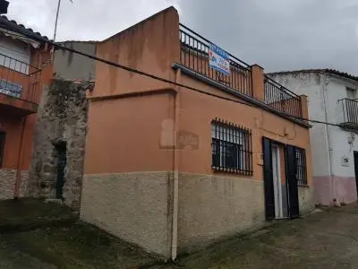 Chalet adosado en venta en Valdeobispo