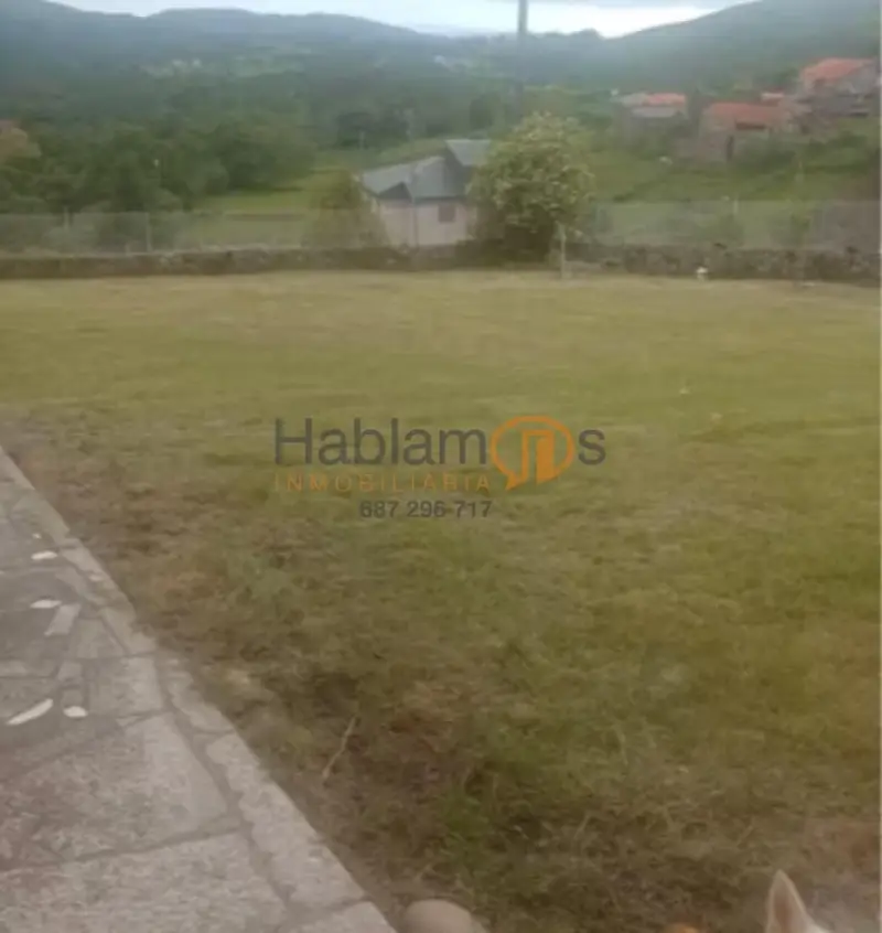 Casa con Jardin en Lama Cambeses
