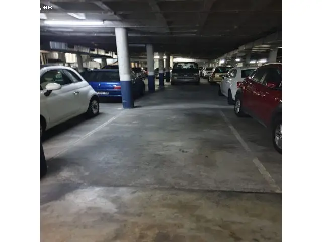 Plaza de Parking para Coche Normal