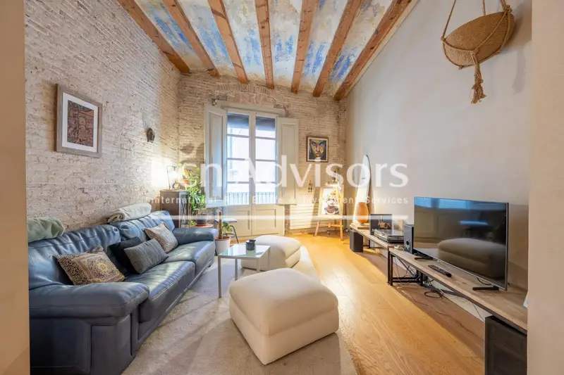 Estupendo Piso con Encanto Original en Plaza Catalunya