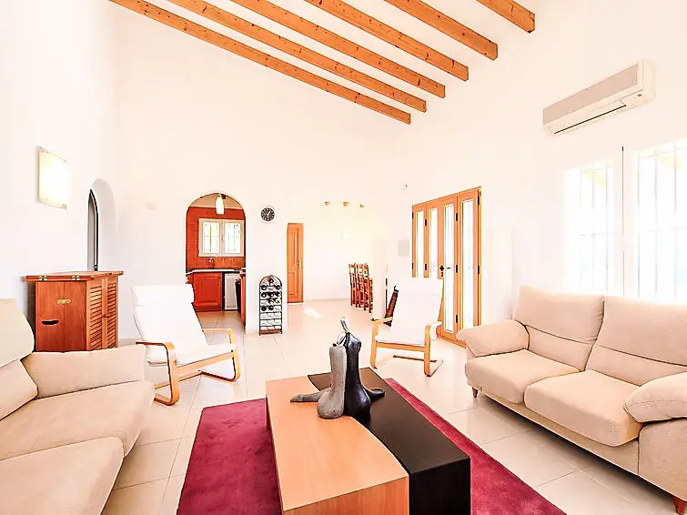 Casa-Villa de 4 Dormitorios alquiler Pegó, España