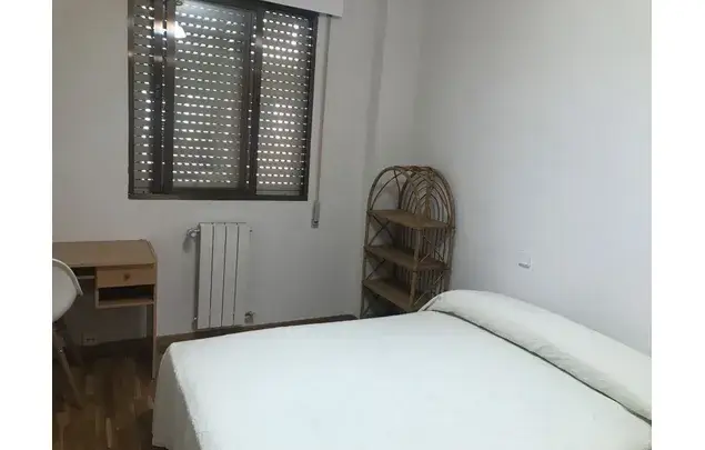 Habitacion en Segovia cerca del Acueducto para mujeres que trabajan