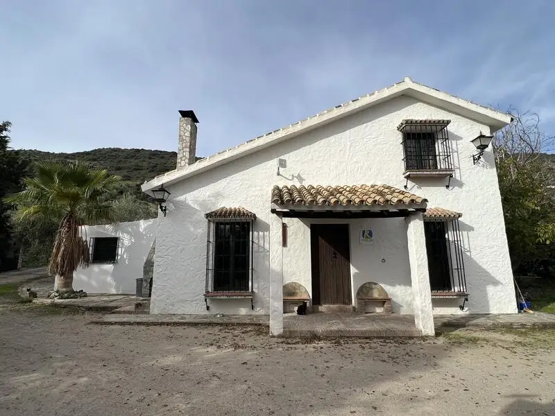 Casa Rural con Piscina y 4 Dormitorios Zahara de la Sierra