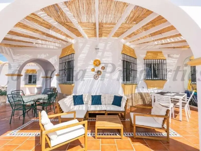 Villa de Lujo con Piscina Privada en Torrox Málaga