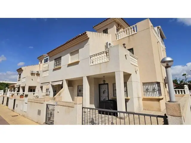 Dúplex en Venta Torrevieja 2 Dormitorios 2 Baños Piscina Jardín Solárium