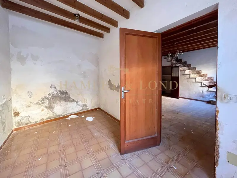 Casa en Venta Llubi Mallorca Gran Garaje y Patio
