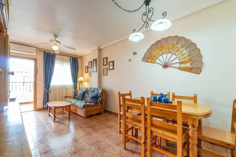 Apartamento en Punta Prima Orihuela Costa con Piscina