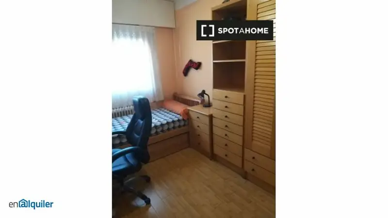 Habitacion en Apartamento de 3 Dormitorios Prosperidad
