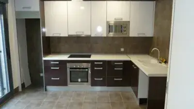 Casa Pareada en Maravisa 4 Dormitorios 3 Banos Piscina Comunitaria