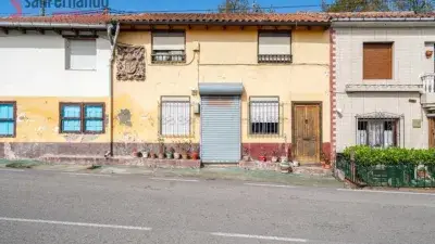 Casa en Venta Torrelavega: Encanto Historia y Vistas Espectaculares