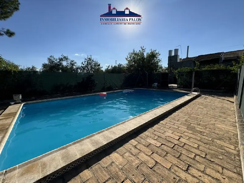 Chalet con Garaje y Piscina en Los Arenales Puente Genil