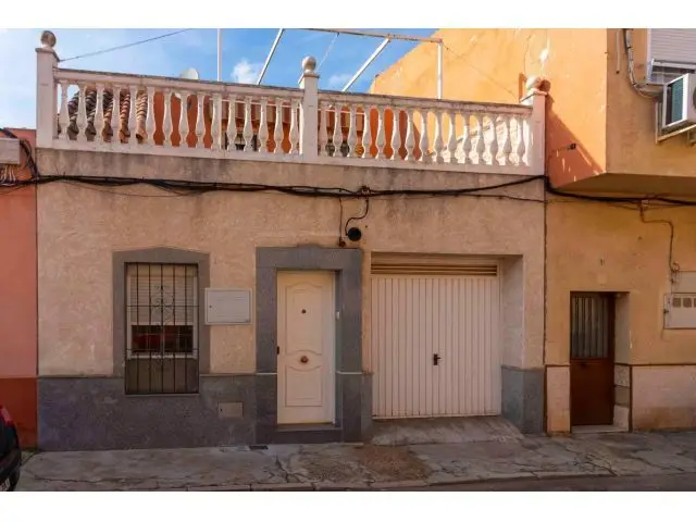 Casa familiar en San Roque Ronda Norte 117m2 3 habitaciones garaje