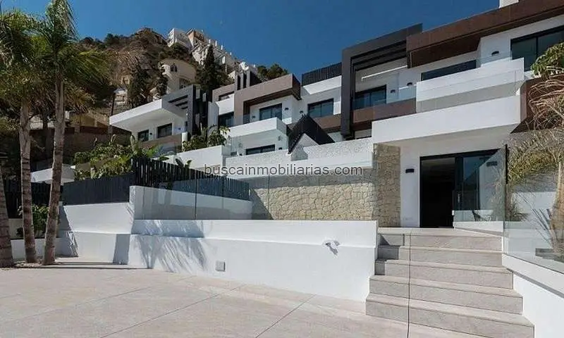 Atico en Benidorm Primera Linea de Playa con Piscina Privada