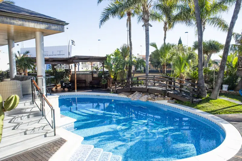 Casa-Villa de 5 Dormitorios en venta San Pedro, España