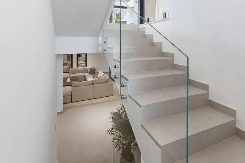Villa Moderna 6 Dormitorios Selwo Malaga