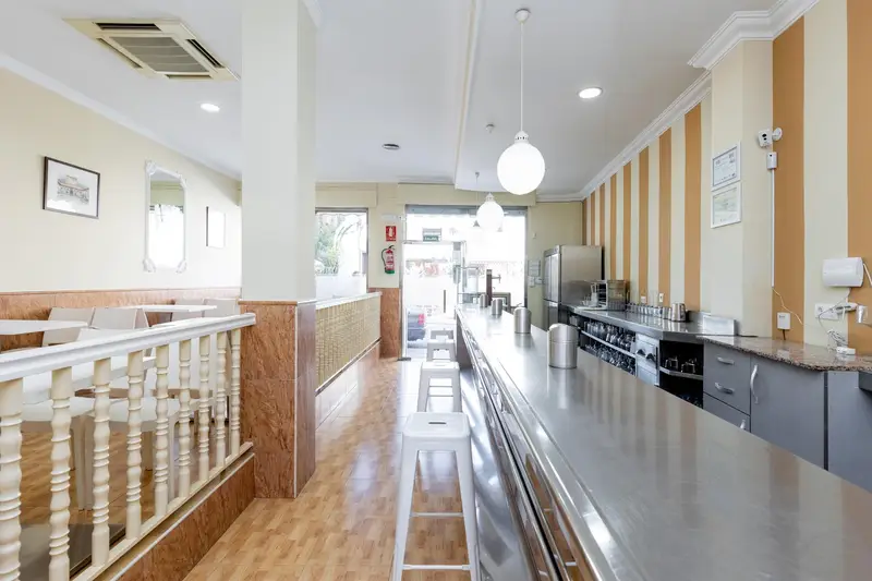 Venta Local Comercial Armilla Cafeteria Equipada 80m2 Terraza