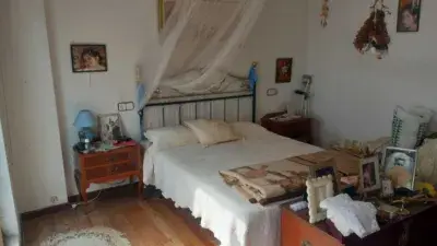 Chalet en Venta en Culleredo 5 Dormitorios Jardin Garaje