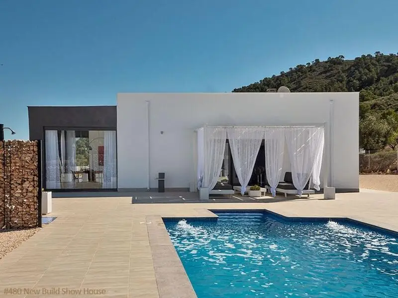Villa Moderna 3 Dormitorios Piscina Garaje Cerca Pinoso
