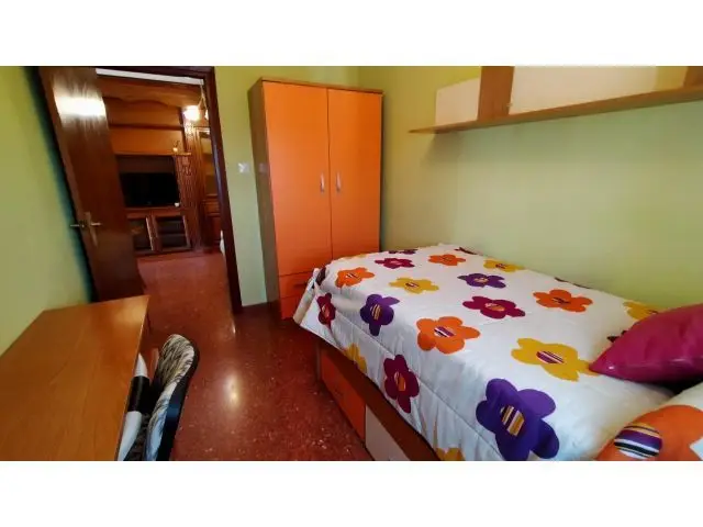 Piso Estudiantes Granada Cerca Universidad 4 Habitaciones Terraza