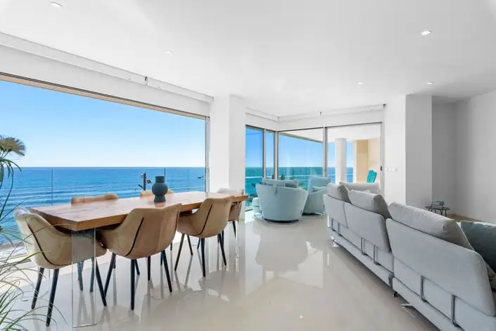 Apartamento 4 Dormitorios Lujo Torrevieja Primera Linea de Playa