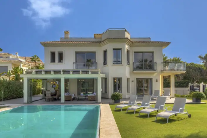 Villa de Lujo 5 Dormitorios en Marbella Este
