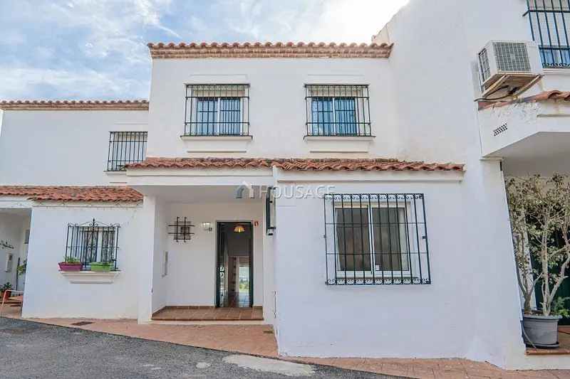 Chalet Adosado en El Cañuelo con Vistas al Mar