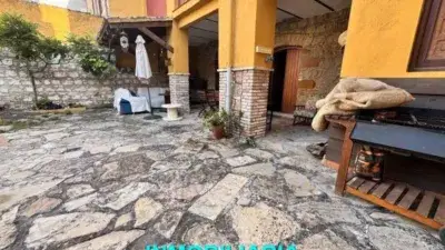 Chalet en Venta Linares Piscina Privada 4 Dormitorios 4 Baños Rustico