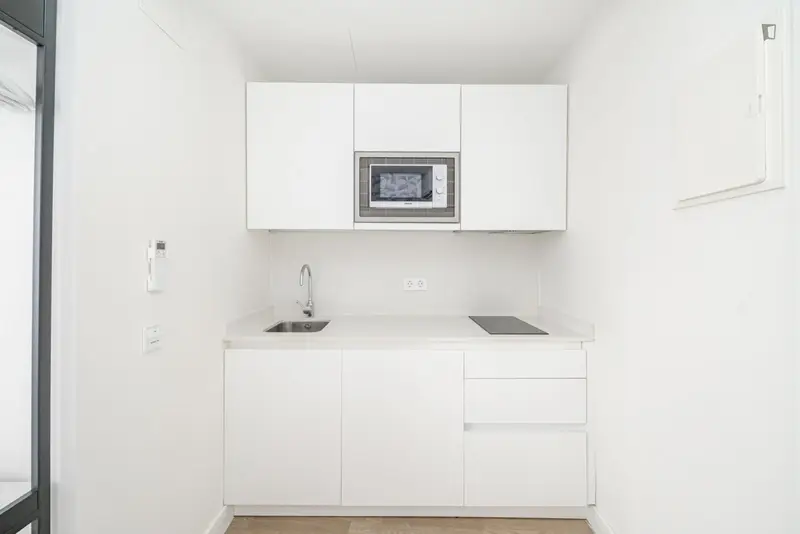 Coliving Málaga: Habitaciones Amuebladas con Gastos Incluidos