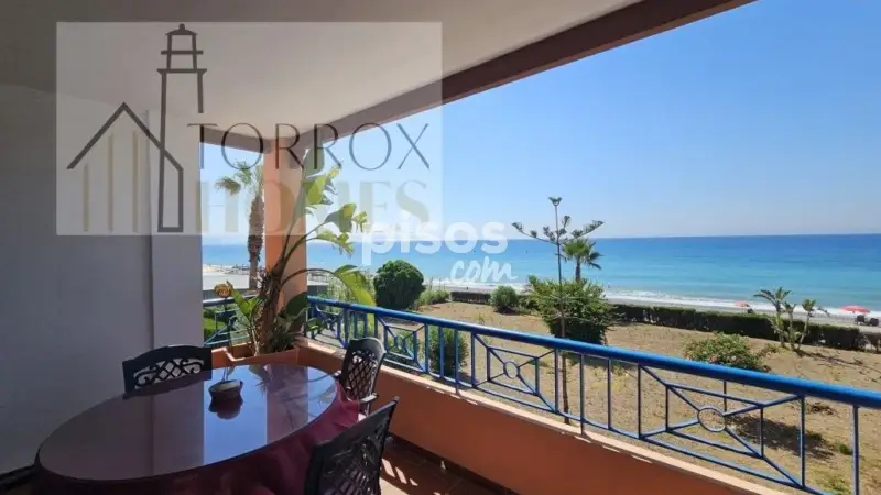 Apartamento en primera linea de playa El Peñoncillo Torrox Costa