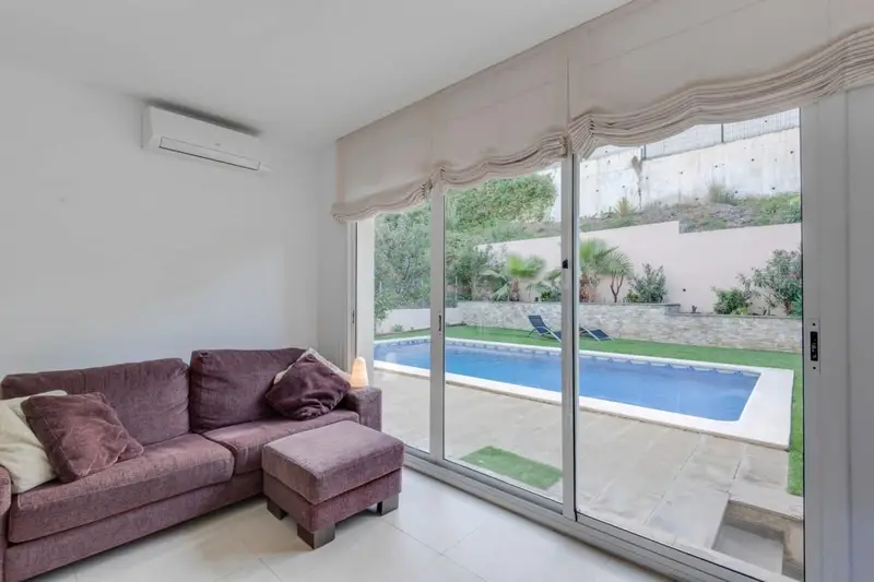 Chalet en Sitges con Vistas al Mar y Piscina