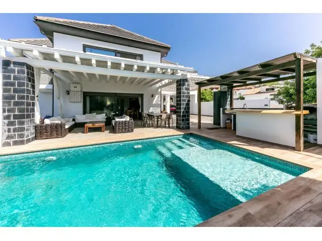 Villa de Lujo en Montealto Benalmádena Piscina Privada Garaje 6 Coches