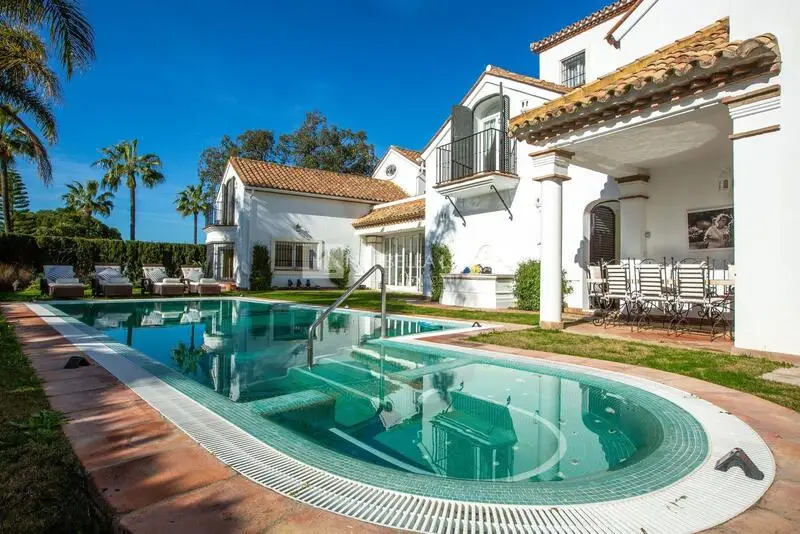 7 Cuartos Casa Cueva en Venta Sotogrande